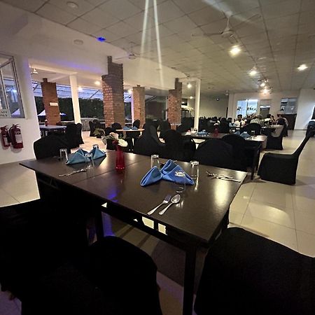 K And K Country Resort Minuwangoda Екстериор снимка