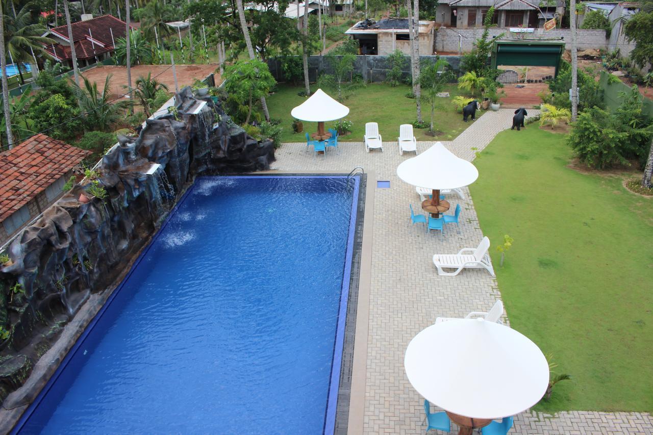 K And K Country Resort Minuwangoda Екстериор снимка